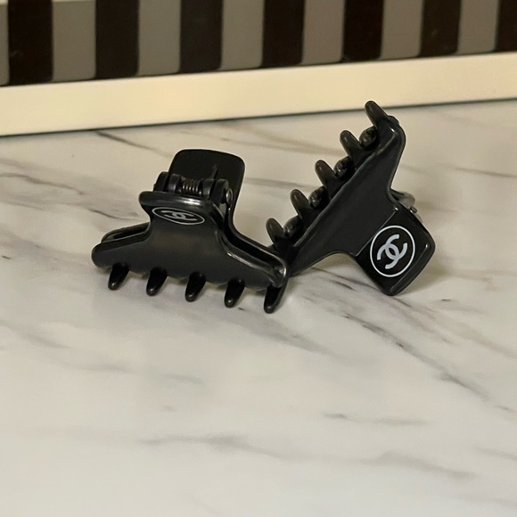 Chanel Mini Hair Clips - set of 2 - Picture 3 of 4